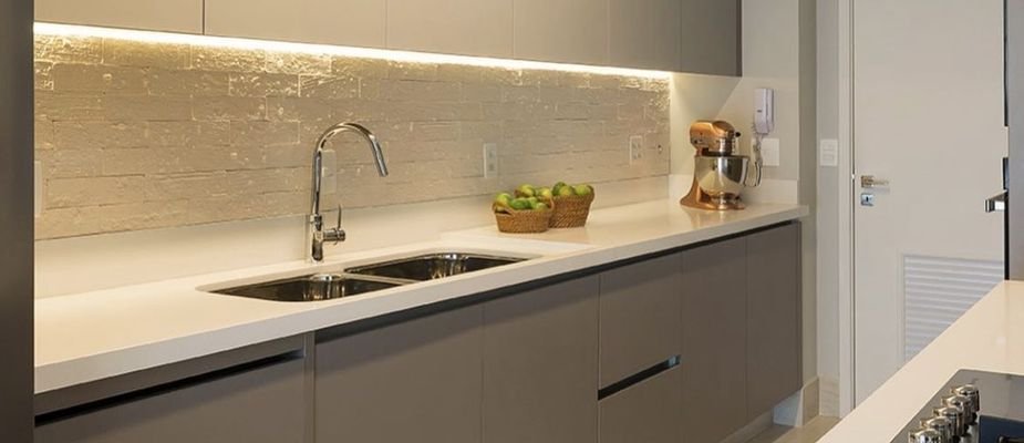 Minimalismo Contemporâneo: Incorporando a Cor Beton à sua Decoração